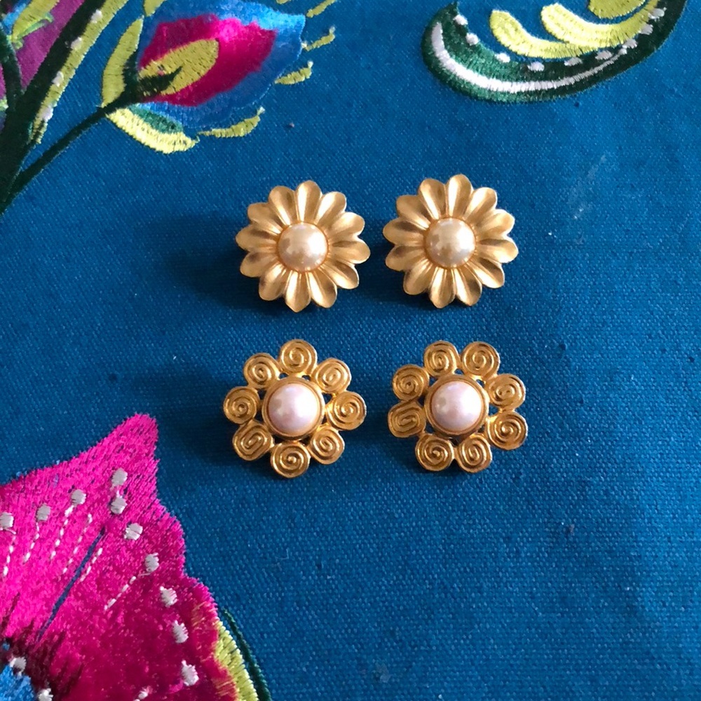 2 Pairs of Faux Pearl & Gold tone Clip on earrings